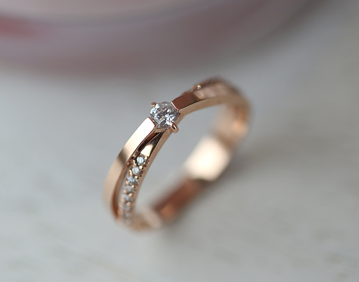 (당일배송)1부 다이아몬드 셋팅된 핑크 엑스자 리본 반지